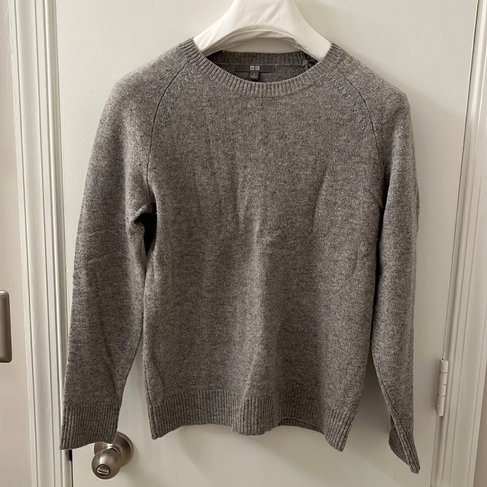 Uniqlo  Round neck sweater 100% Wool S